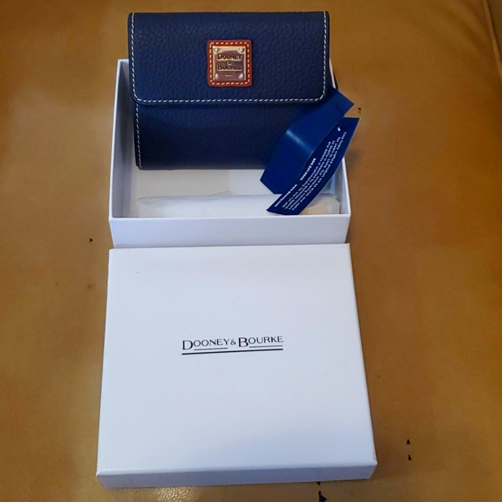 NAVY BLUE LEATHER TRIFOLD WALLET